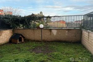 PONTE DI NONA BILOCALE ARREDATO GiARDINO/P.AUTO