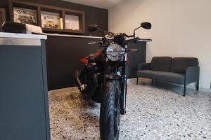 moto Guzzi v7 stone 2021 