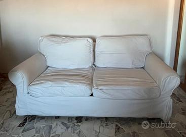 Divano letto bianco 2/3 posti comodo e funzionale