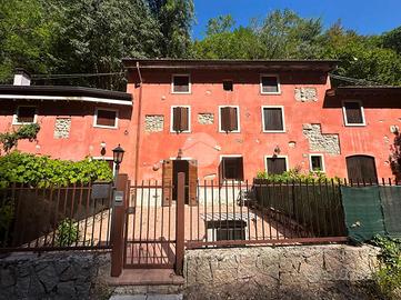 CASA SEMINDIPENDENTE A COSTERMANO