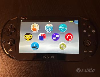 PS Vita Slim PCH-2016 + gioco Invizimals + SD2VITA