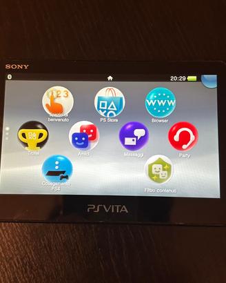 PS Vita Slim PCH-2016 + gioco Invizimals + SD2VITA
