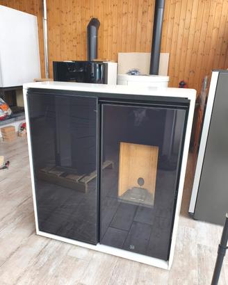 stufa a  pellet e legna jollymec nuova da espos