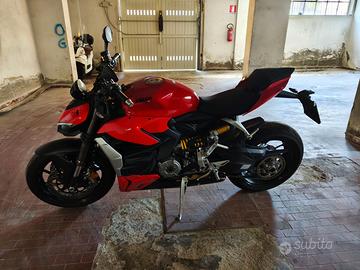 Ducati streetfighter V2 153 cv