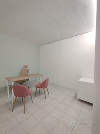 Scrivania minimal regolabile 