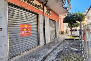 Giffoni V.P.centro Locale commerciale mq 109