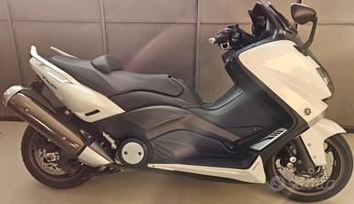 STUPENDO Yamaha T Max 530 - 2012 CON POCHISSIMI KM