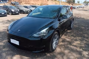 Tesla Model Y Long Range 2024