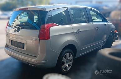 Ricambi usati Peugeot 5008 anno 2011