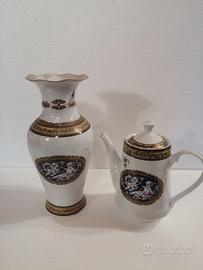 Teiera e vaso. Porcellana fine "Belle Epoque"