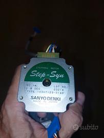Motore stepper sanyo