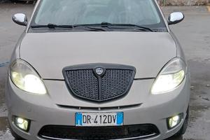Lancia ypsol 1.3 multijet 90 cavalli dpf sport mom