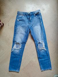 Jeans con strappi 