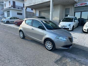 Lancia Ypsilon 1.2 69 CV 5 porte Gold