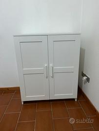 Mobile con ante colore bianco