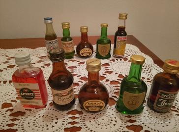 Bottiglie mignon da collezione.