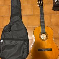 Chitarra classica in legno