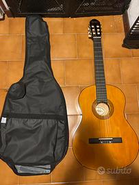 Chitarra classica in legno