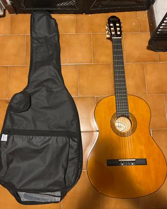 Chitarra classica in legno