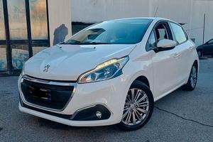 Peugeot 208 1.0 Benz per neopatentati 