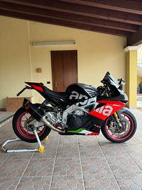 Aprilia RSV4 RF Factory