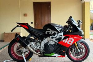 Aprilia RSV4 RF Factory