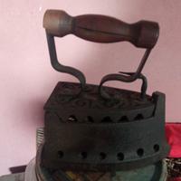 Ferri da stiro antichi in ghisa €70