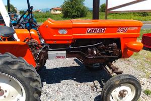 Trattore FIAT 250 R