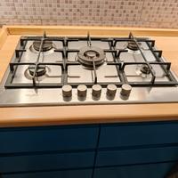 piano cottura 5 fuochi Whirlpool 