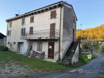 Vendita di casa rurale in via Perducco, 5 - Zavatt