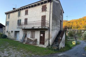 Vendita di casa rurale in via Perducco, 5 - Zavatt