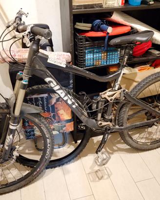 Bicicletta giant reign 1 anno 2010