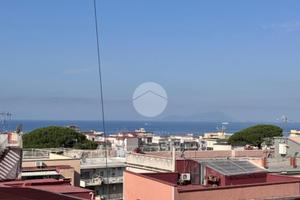 4 LOCALI A TORRE DEL GRECO