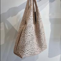 Borsa beige traforata