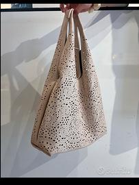 Borsa beige traforata