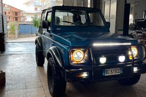 Suzuki Samurai sj413
