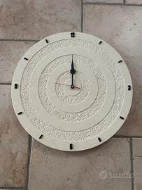 Orologio in pietra leccese