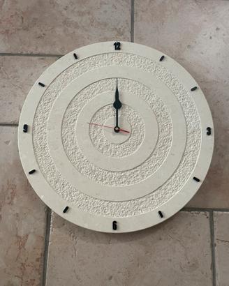 Orologio in pietra leccese