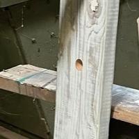 Portabottiglie in massello da parete decapato