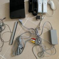 Nintendo Wii nera 32Gb completa di 2 Joystick