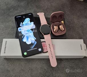 Galaxy Z Flip 4 bundle accessori inclusi