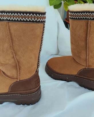 UGG Classic Tall Trailgazer