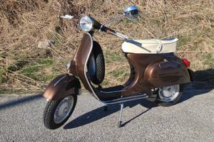Vespa Primavera 125 "Coca Cola" restaurata