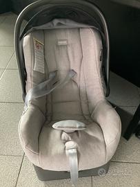 Ovetto con base per auto