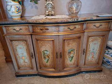 Credenza veneziana
