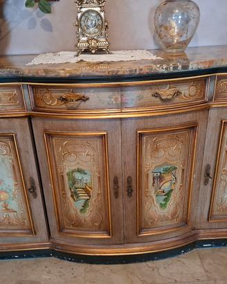 Credenza veneziana