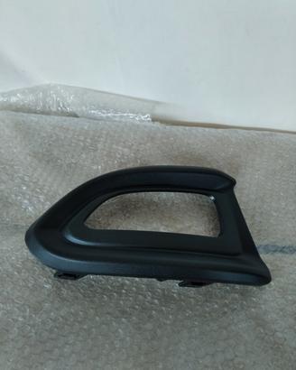 GRIGLIA DESTRA NERA PARAURTI ANTERIORE 735604512 F