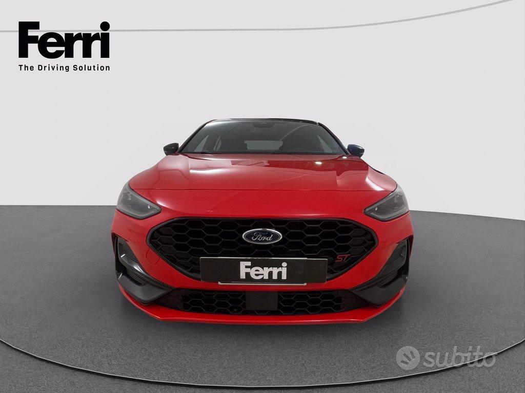 Ford Focus 2023 photo 2
