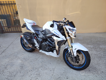 Suzuki GSR 750