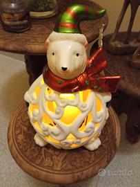 Orsacchiotto a pupazzo di neve con batteria 